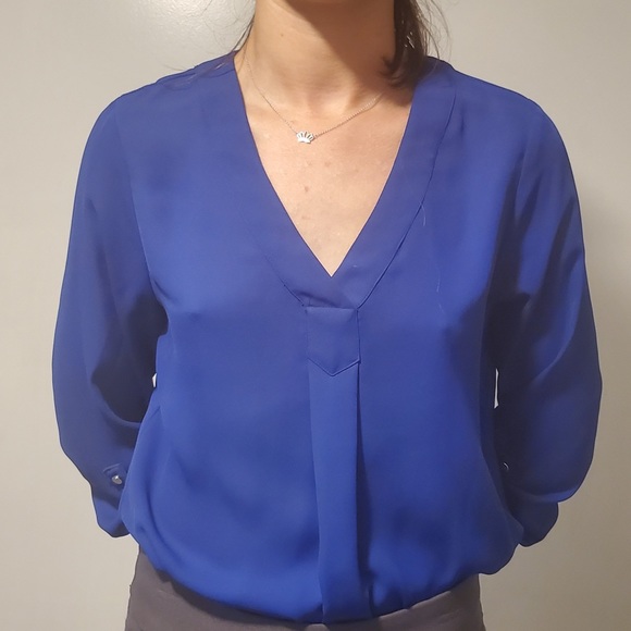 The same blouse over and over - Picture 1 of 7